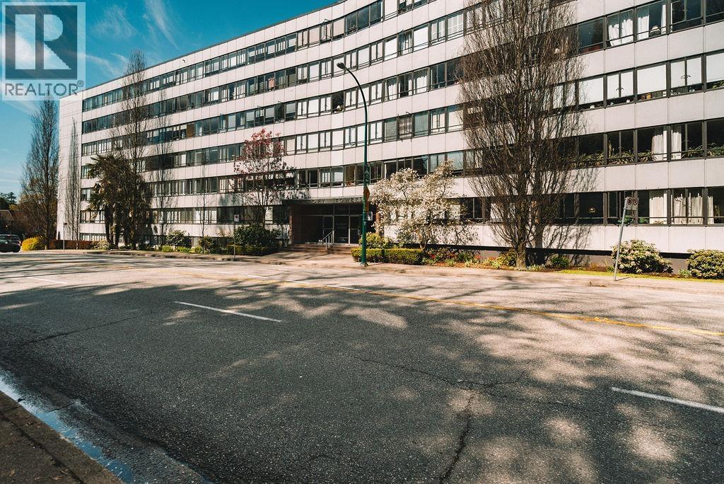 310 1445 Marpole Avenue, Vancouver, British Columbia  V6H 1S5 - Photo 2 - R3063601