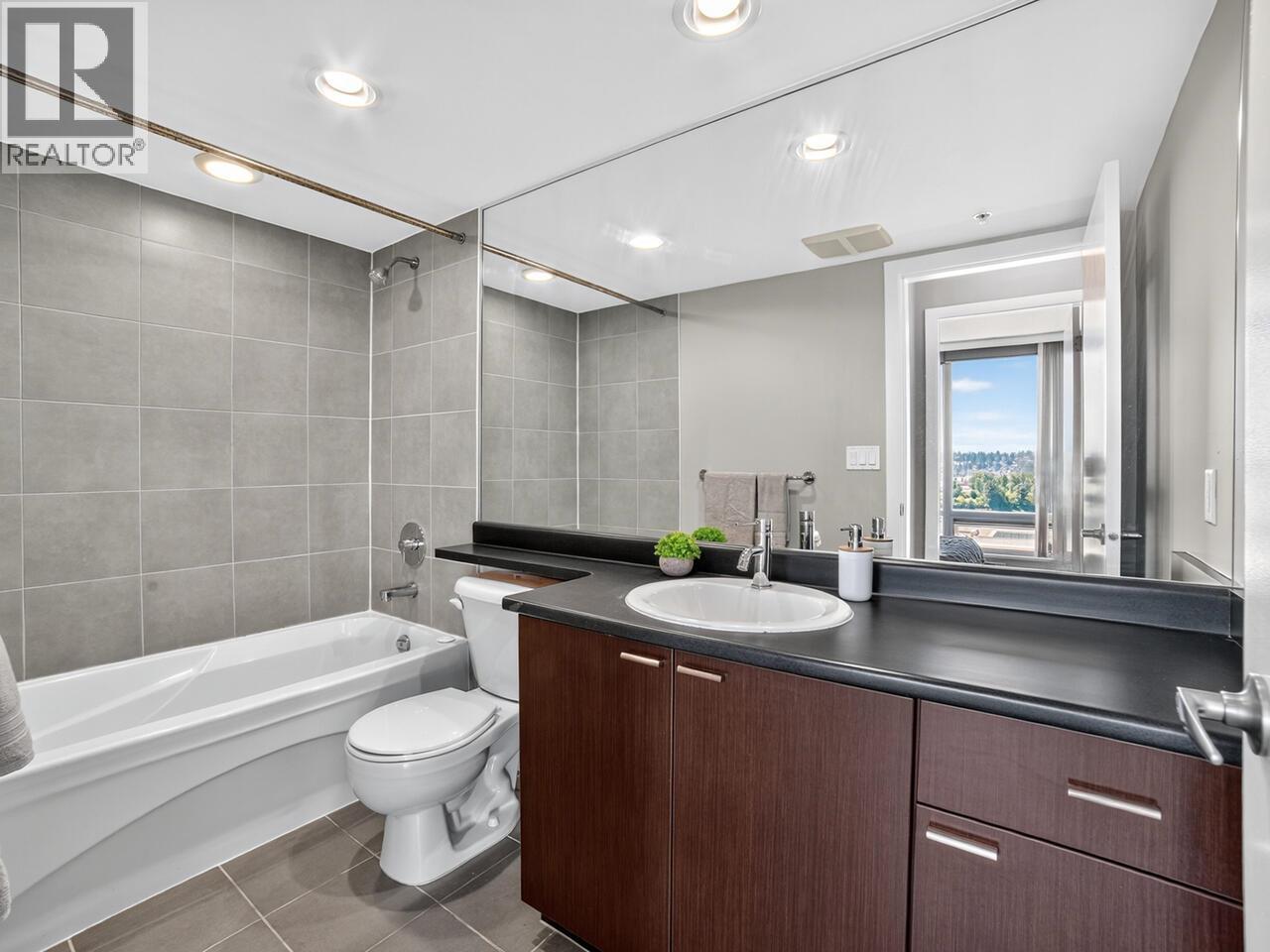 704 39 Sixth Street, New Westminster, British Columbia  V3L 0B3 - Photo 15 - R3063608