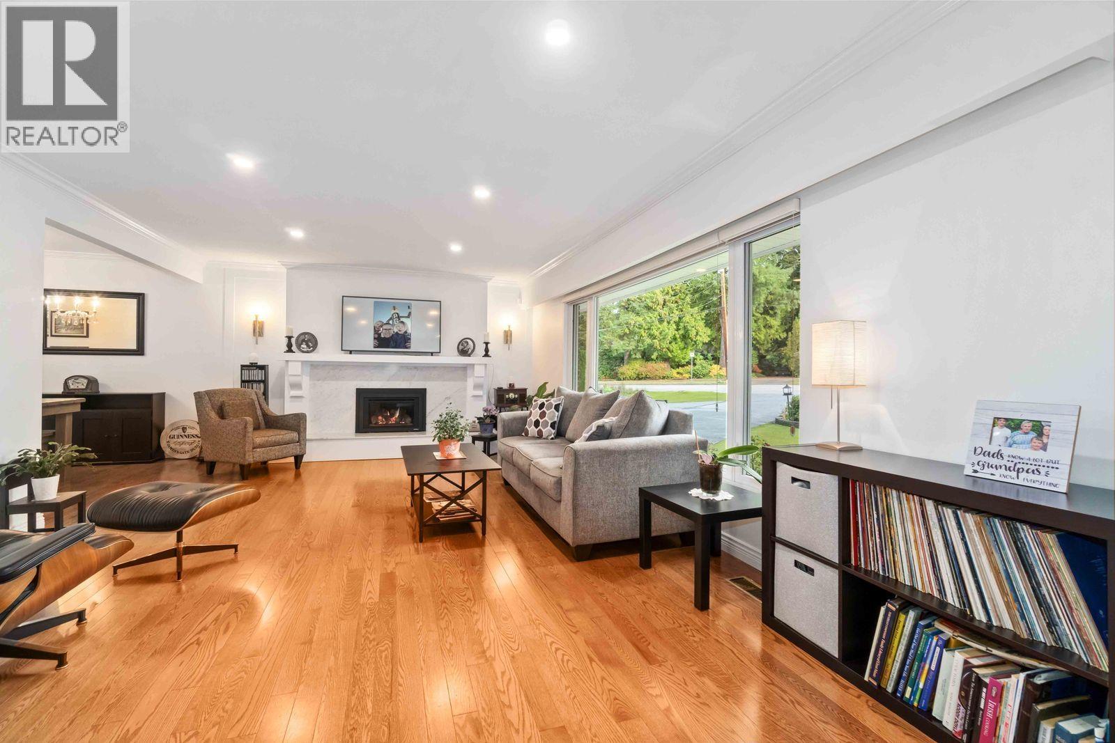 660 Gatensbury Street, Coquitlam, British Columbia  V3J 5G8 - Photo 11 - R3063351