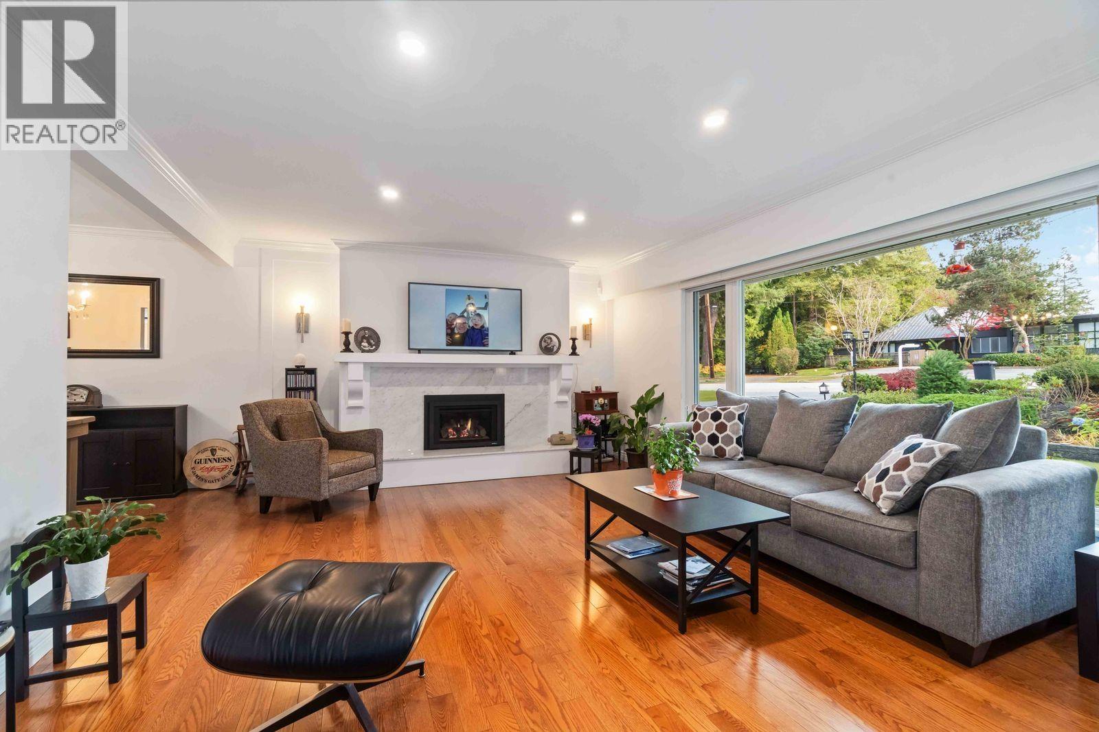 660 Gatensbury Street, Coquitlam, British Columbia  V3J 5G8 - Photo 12 - R3063351