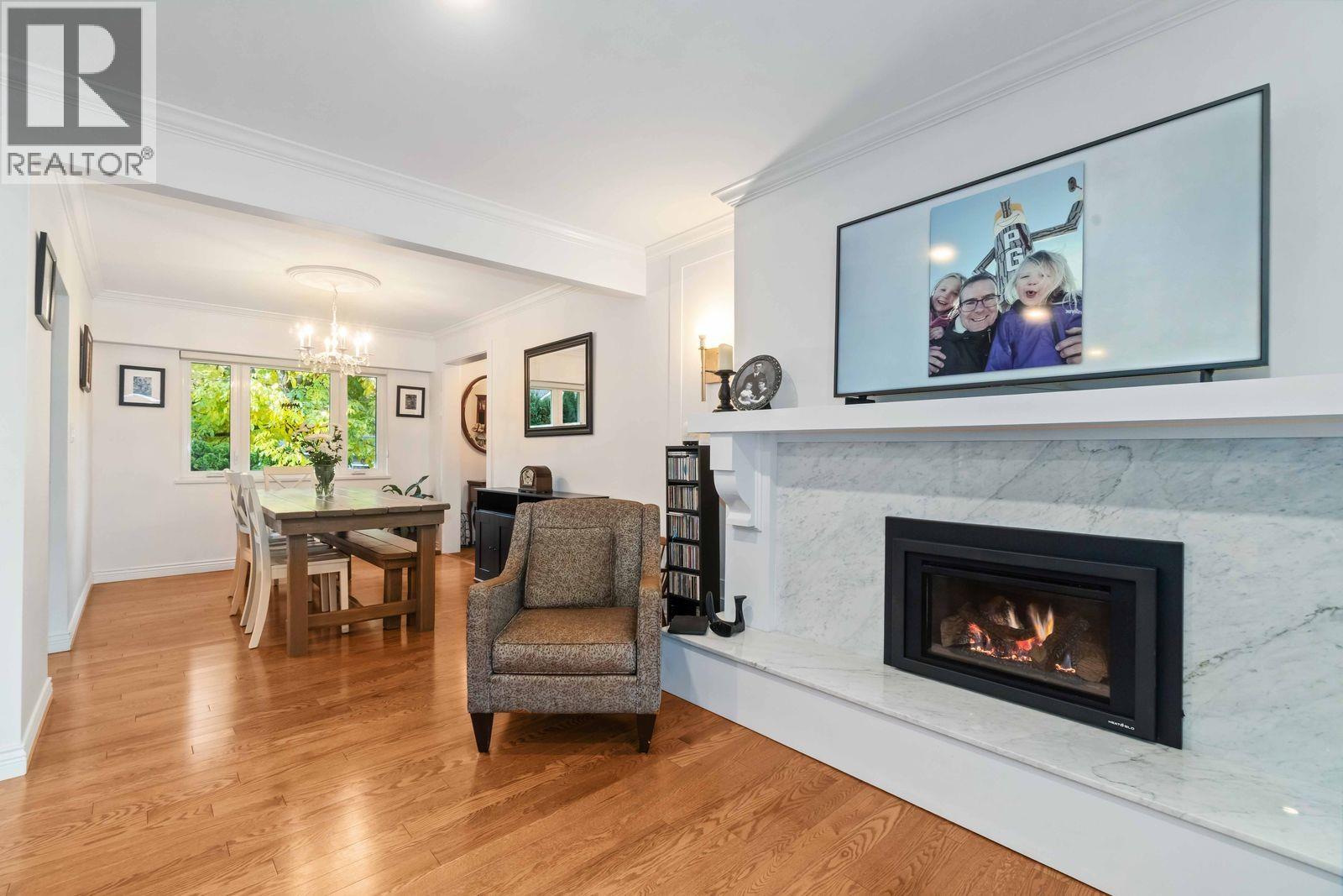 660 Gatensbury Street, Coquitlam, British Columbia  V3J 5G8 - Photo 13 - R3063351