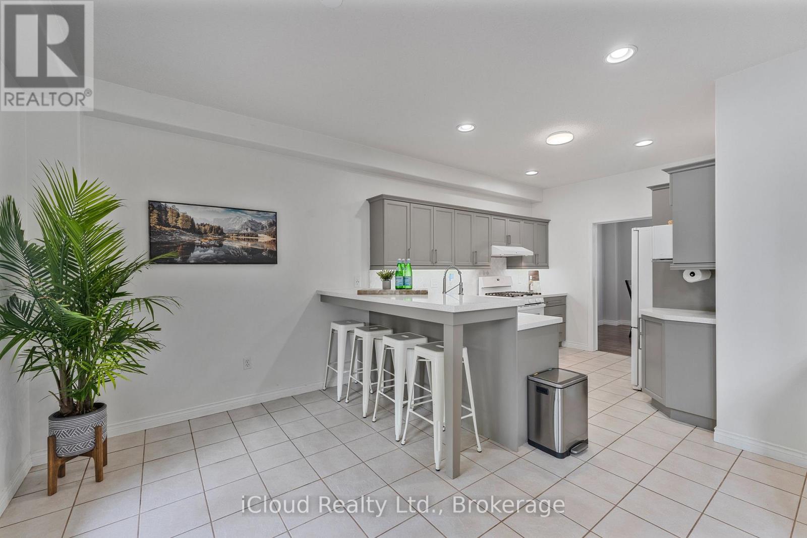 2 Redfern Street, Orangeville, Ontario L9W 5C8 - Photo 18 - W12310125