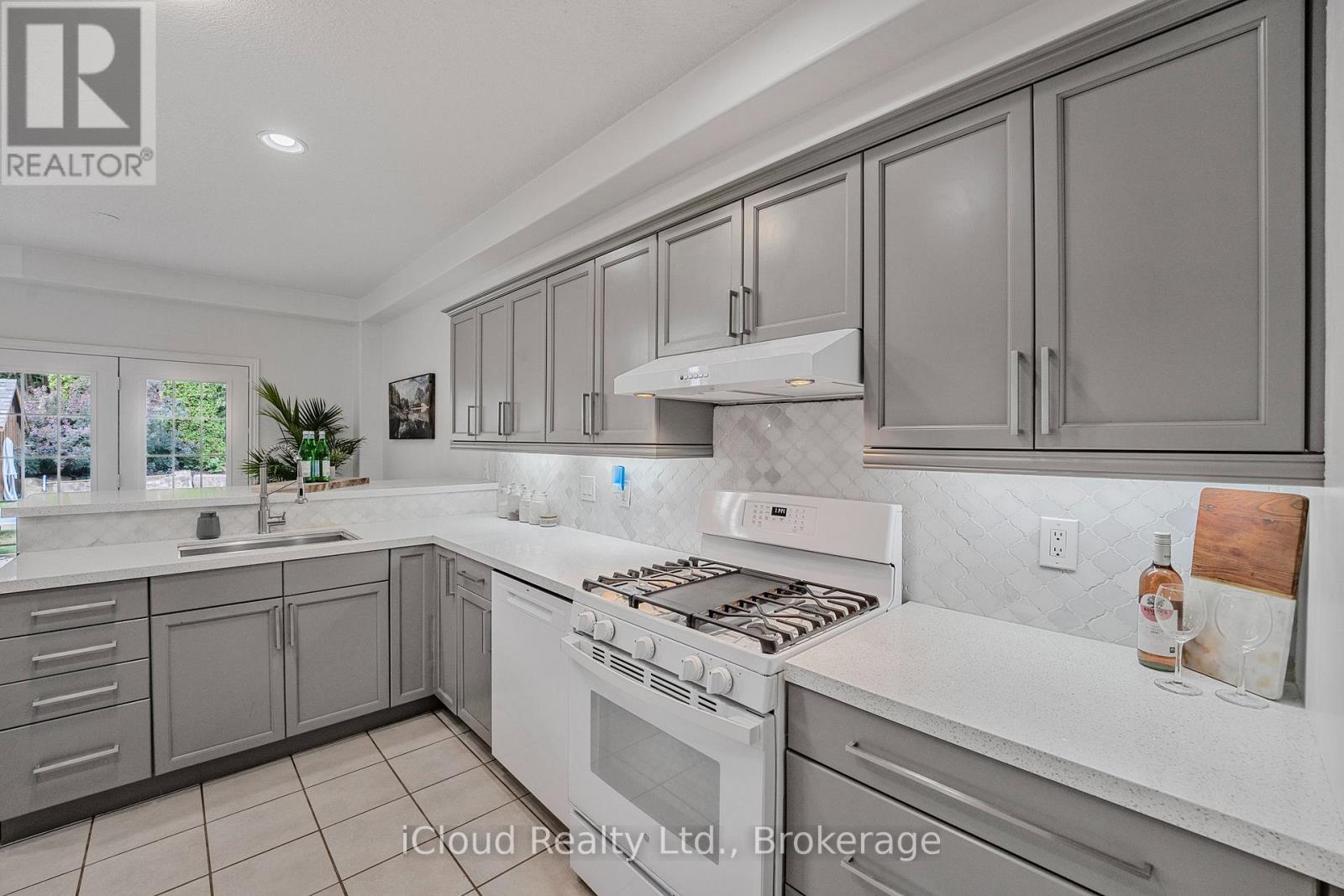 2 Redfern Street, Orangeville, Ontario L9W 5C8 - Photo 19 - W12310125