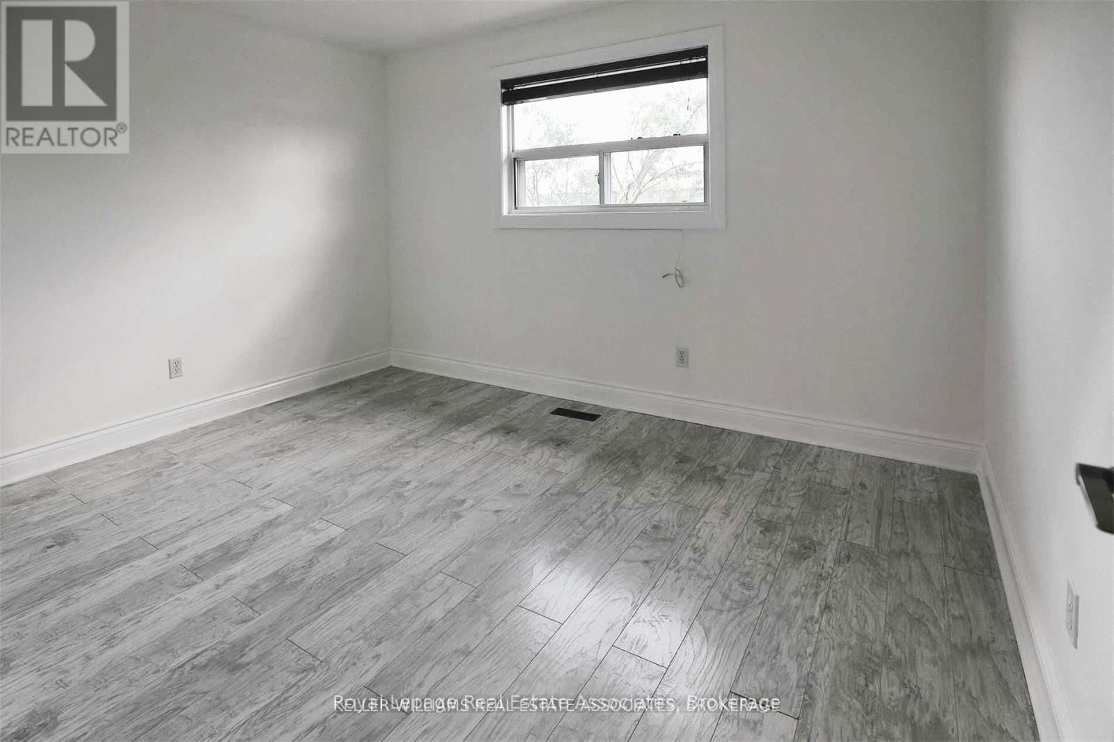 504 Fergo Avenue, Mississauga, Ontario  L5B 2J3 - Photo 17 - W12496730