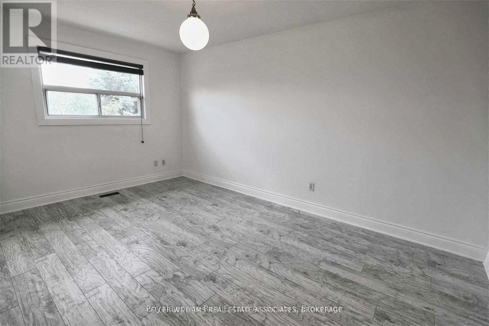 504 Fergo Avenue, Mississauga, Ontario  L5B 2J3 - Photo 14 - W12496730