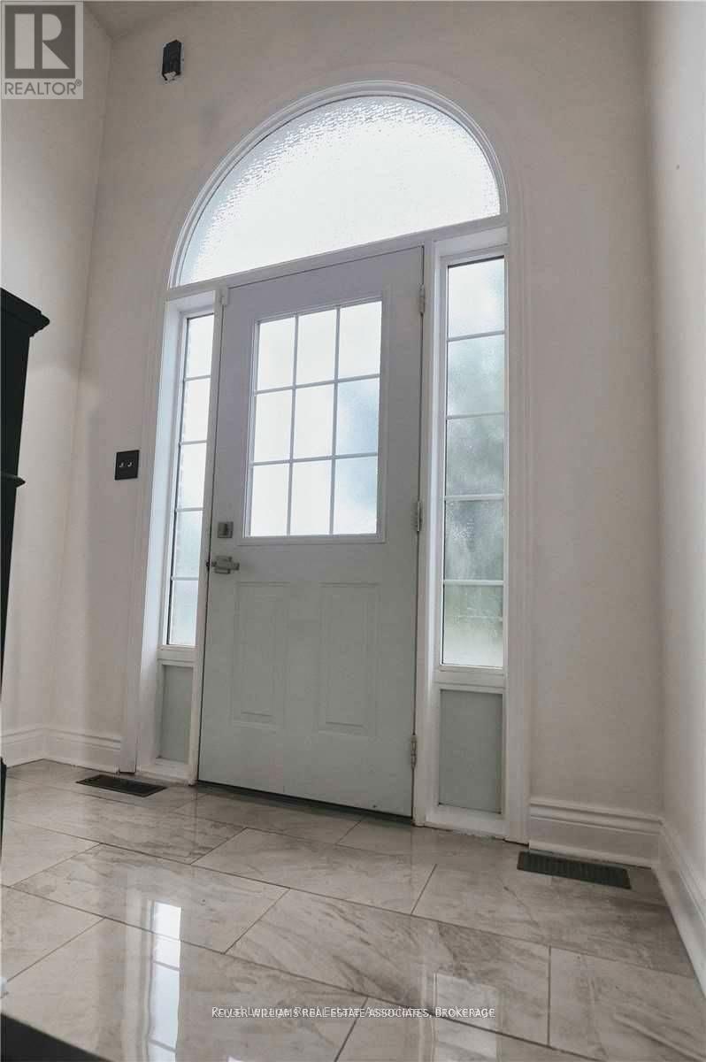 504 Fergo Avenue, Mississauga, Ontario  L5B 2J3 - Photo 16 - W12496730