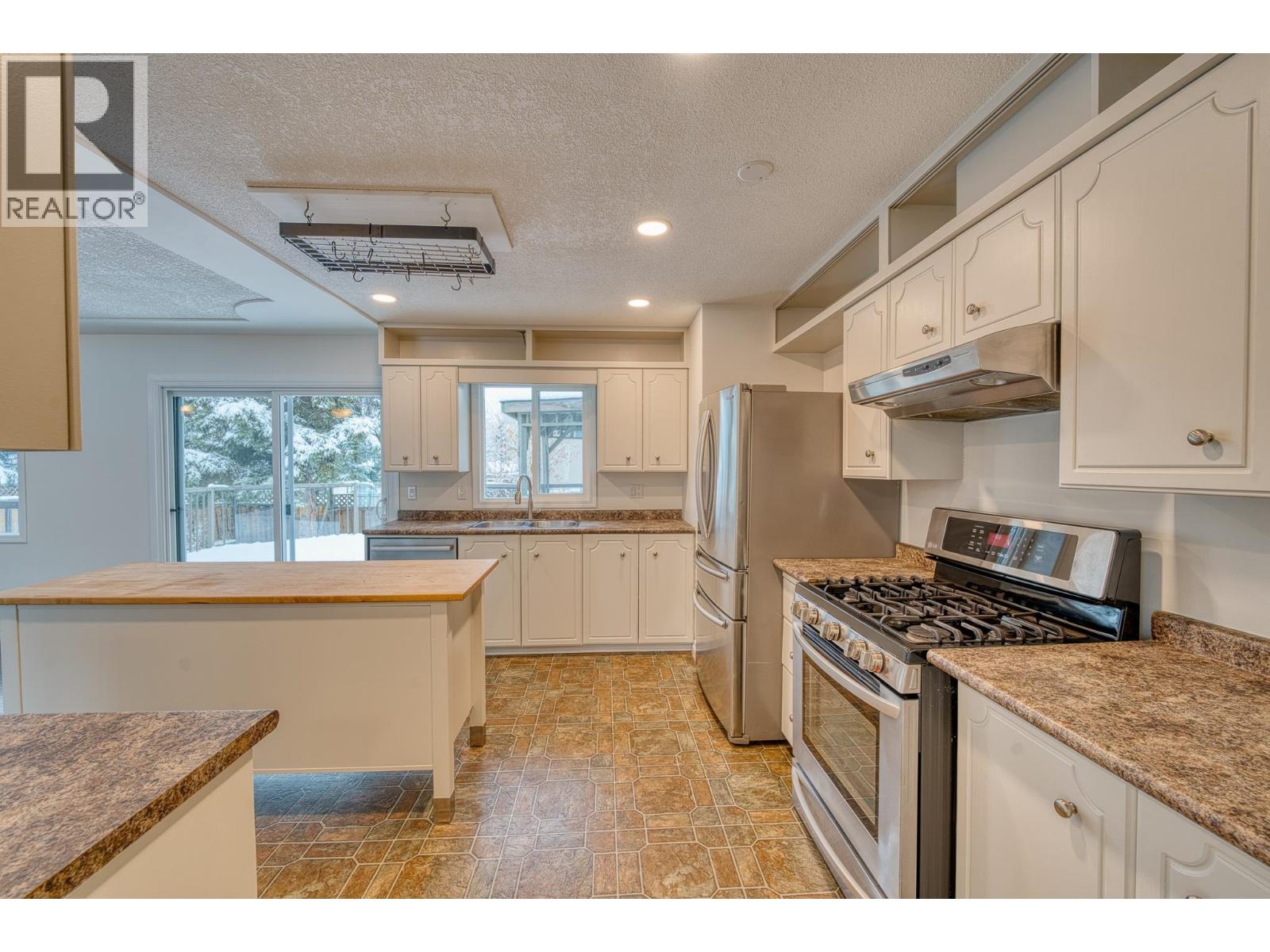 11324 94 Street, Fort St. John, British Columbia  V1J 3M2 - Photo 8 - R3063624