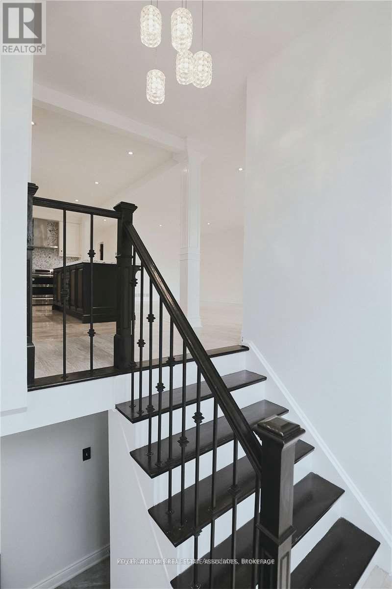 504 Fergo Avenue, Mississauga, Ontario  L5B 2J3 - Photo 18 - W12496730