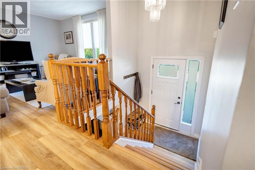 11 Fourth Avenue, Brantford, Ontario  N3S 7T9 - Photo 4 - 40778691