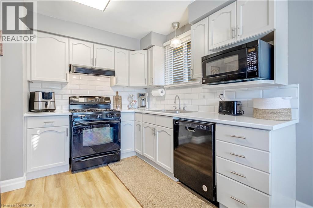 11 Fourth Avenue, Brantford, Ontario  N3S 7T9 - Photo 7 - 40778691