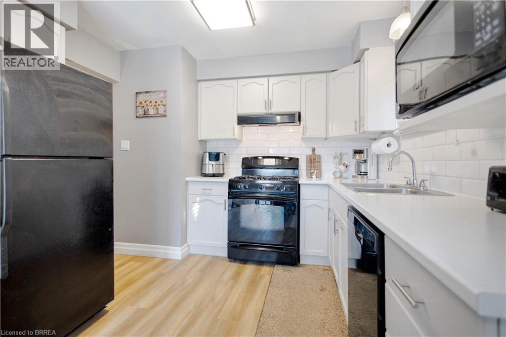 11 Fourth Avenue, Brantford, Ontario  N3S 7T9 - Photo 8 - 40778691