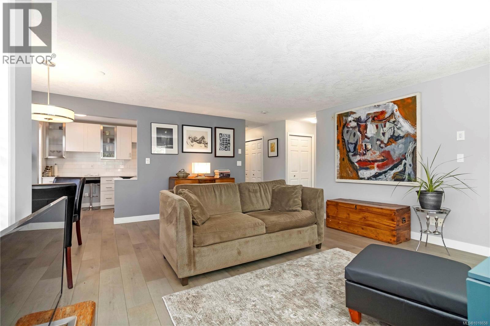 203 9945 Fifth St, Sidney, British Columbia  V8L 2X6 - Photo 10 - 1018658