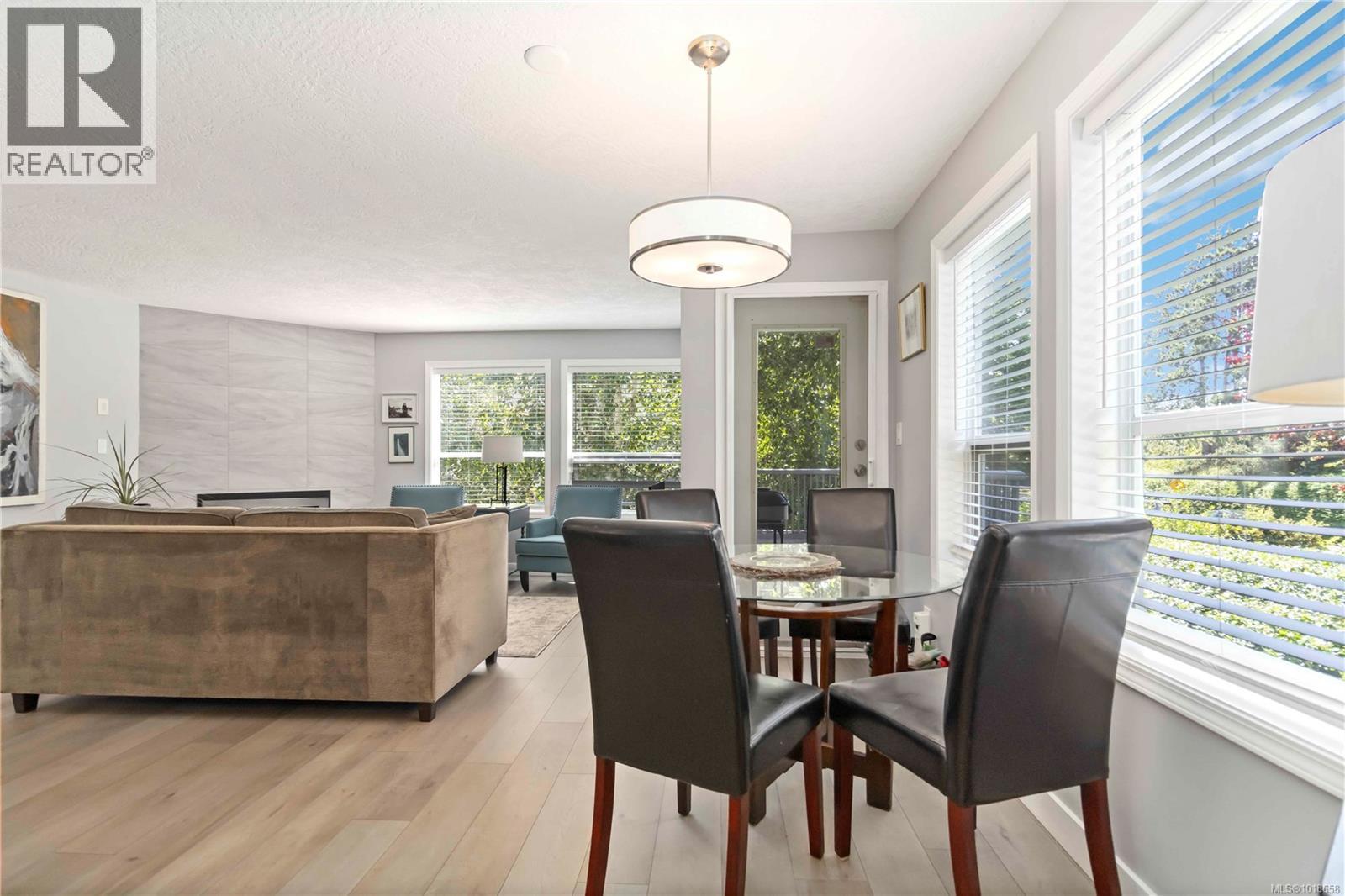 203 9945 Fifth St, Sidney, British Columbia  V8L 2X6 - Photo 13 - 1018658