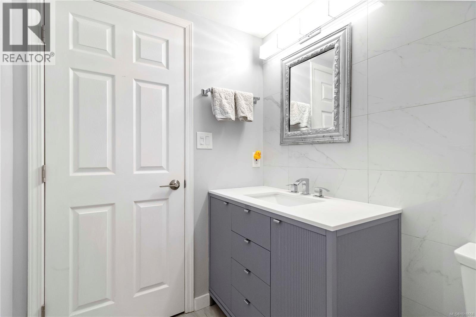 203 9945 Fifth St, Sidney, British Columbia  V8L 2X6 - Photo 20 - 1018658