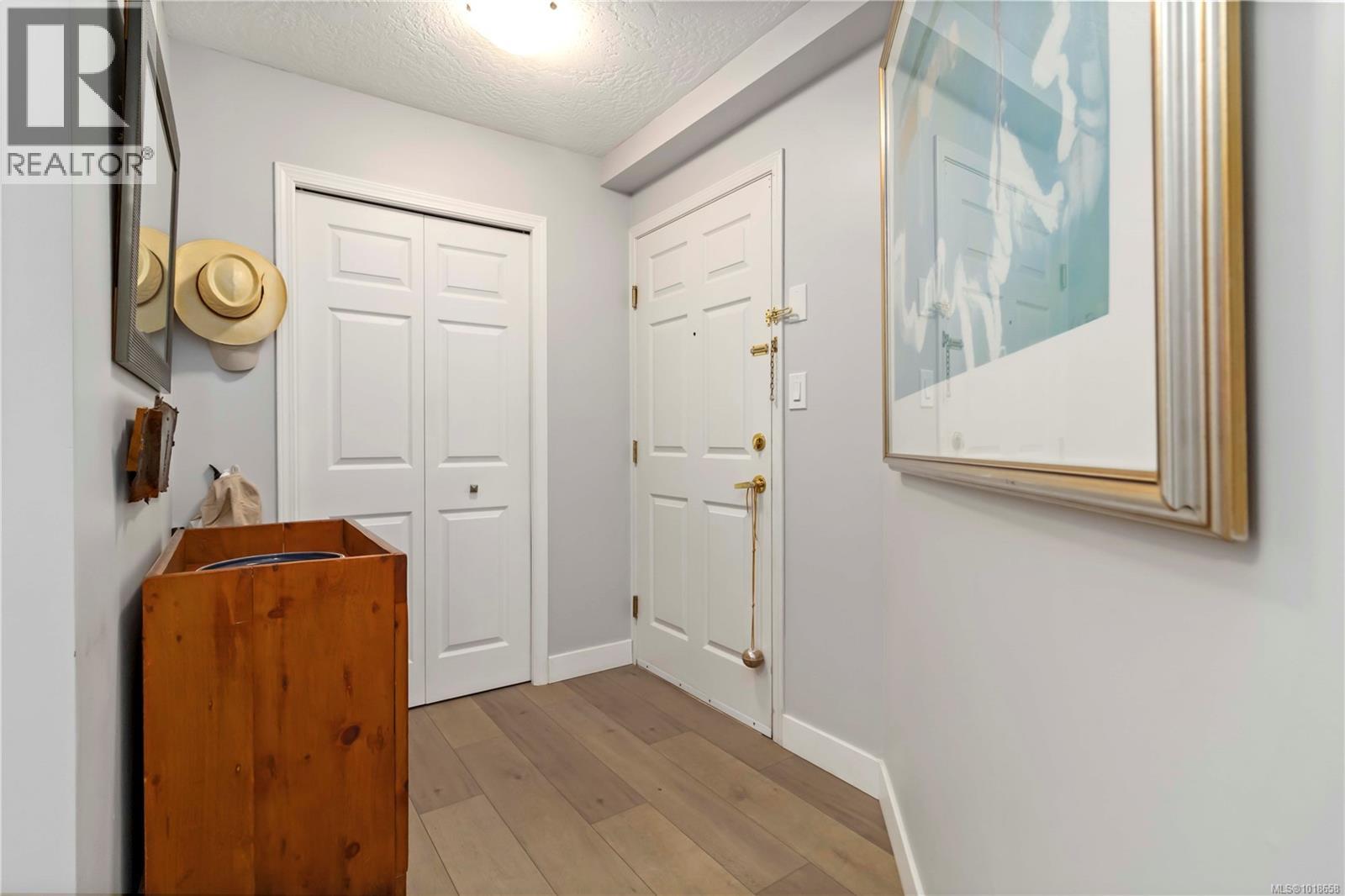 203 9945 Fifth St, Sidney, British Columbia  V8L 2X6 - Photo 33 - 1018658