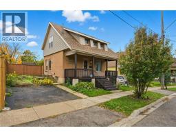 6 STRATHCONA Avenue, Brantford, Ontario