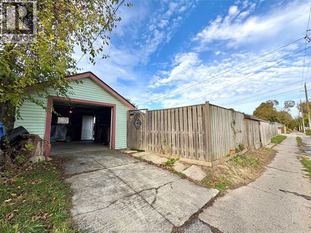 1794 Gladstone Unit# Back, Windsor, Ontario  N8W 2N3 - Photo 17 - 25027652