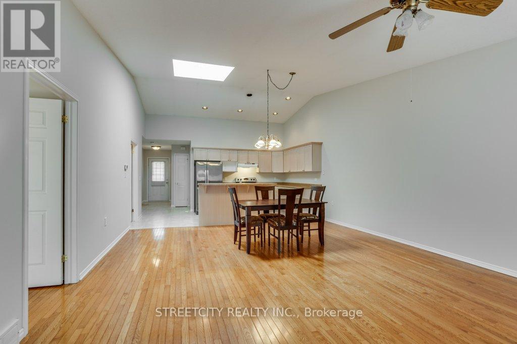 29 - 680 Commissioners Road, London South, Ontario  N6K 4T8 - Photo 13 - X12419139