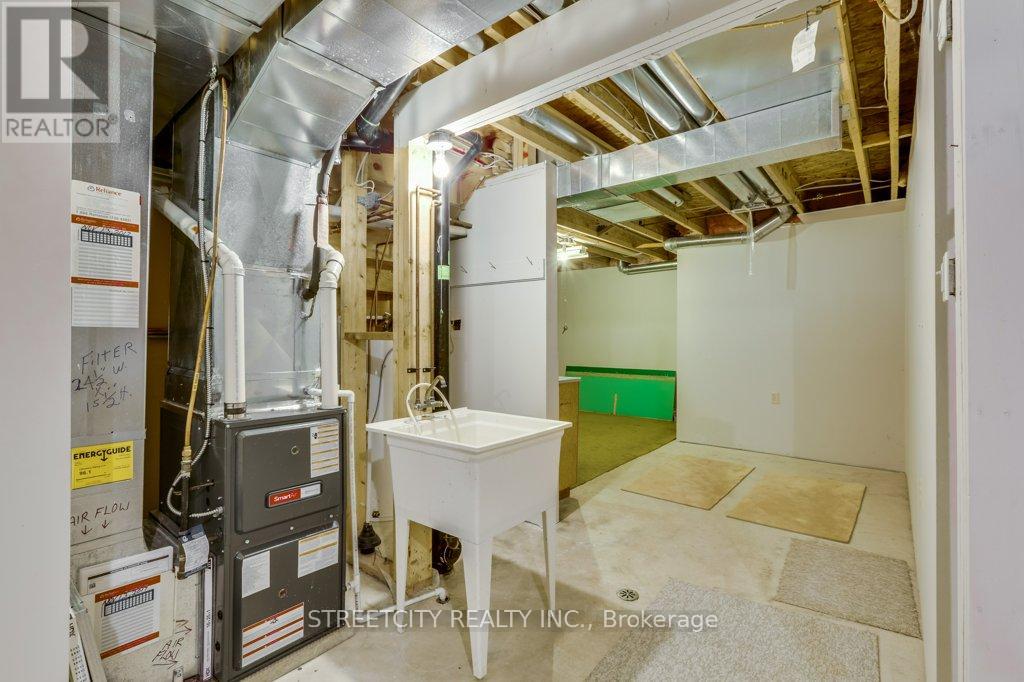 29 - 680 Commissioners Road, London South, Ontario  N6K 4T8 - Photo 35 - X12419139