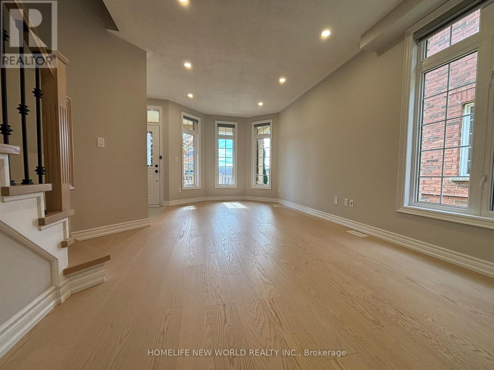 2336 Bur Oak Avenue, Markham, Ontario  L6E 1L6 - Photo 2 - N12496538