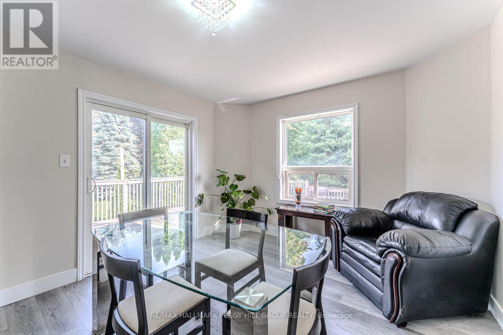 29 Silver Birch Avenue, Wasaga Beach, Ontario  L9Z 1B7 - Photo 7 - S12462695