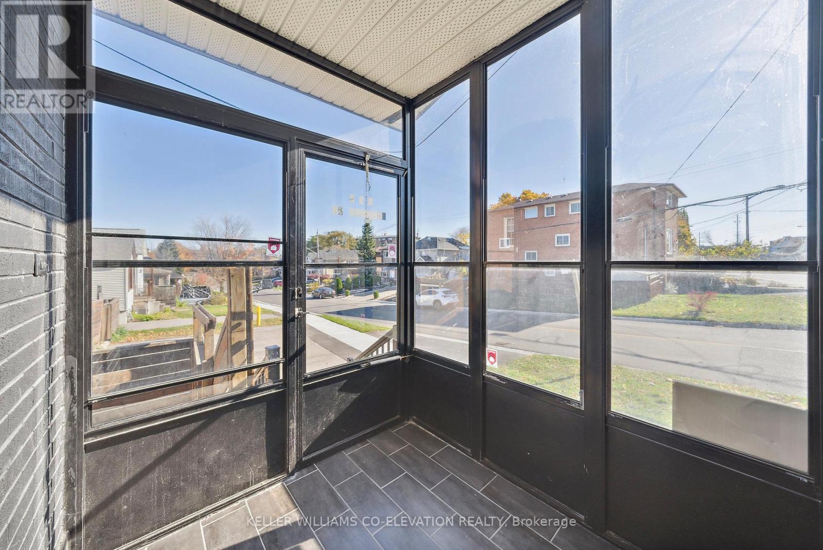 Upper Level - 681 Scarlett Road, Toronto, Ontario  M9P 2T3 - Photo 6 - W12454341