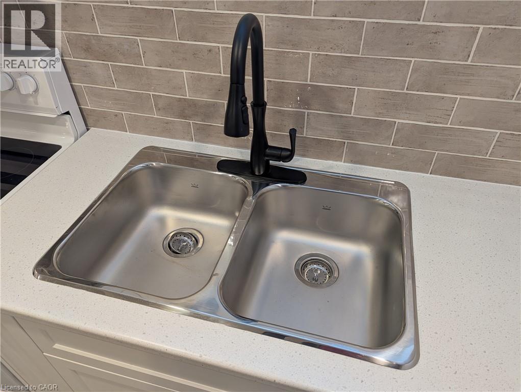 919 Marl Meadow Court Unit# Lower, Kitchener, Ontario  N2R 1L4 - Photo 5 - 40784687