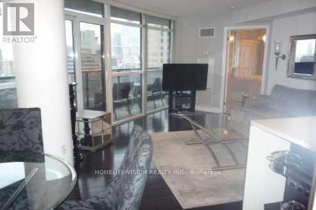 1707 - 21 Carlton Street, Toronto, Ontario  M5B 1L3 - Photo 4 - C12496960