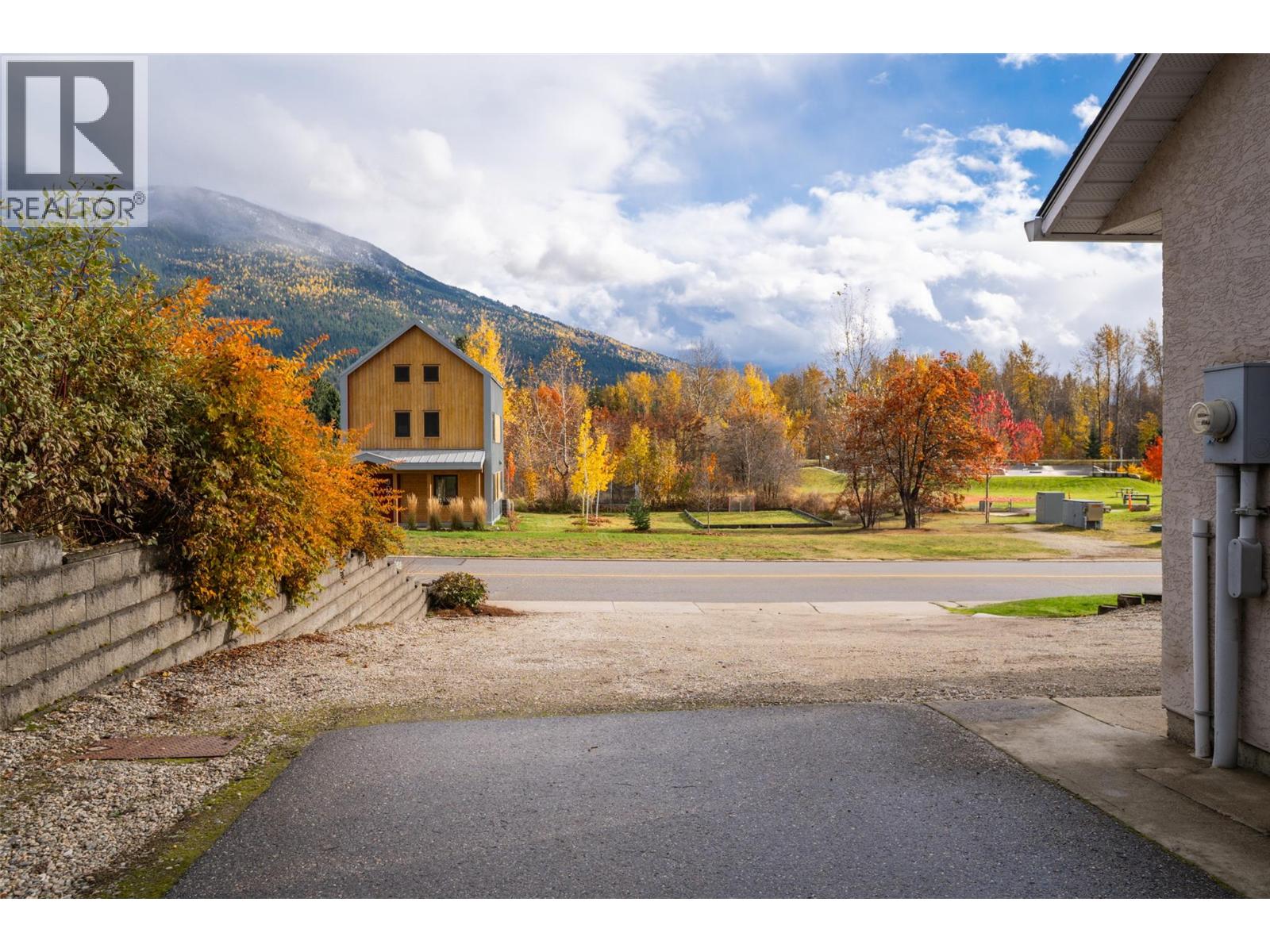 909 Edward Street, Revelstoke, British Columbia  V0E 2S0 - Photo 46 - 10366980