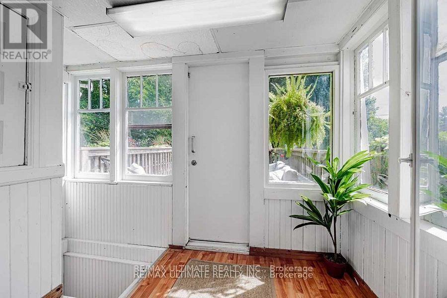 Main - 33 Alton Avenue, Toronto, Ontario  M4L 2M3 - Photo 18 - E12496868