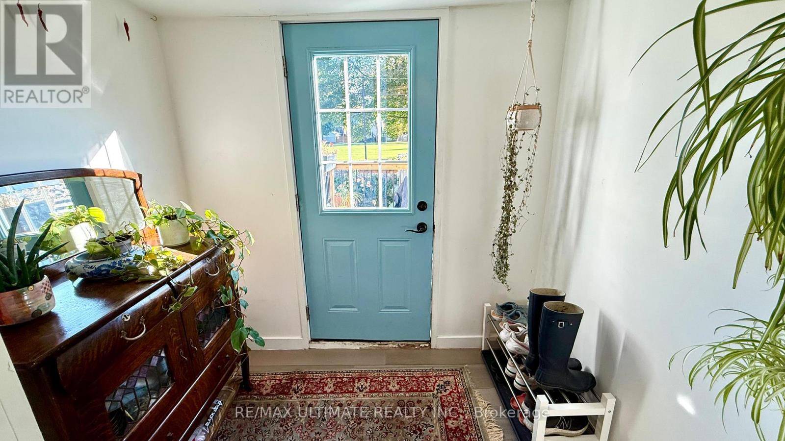 Main - 33 Alton Avenue, Toronto, Ontario  M4L 2M3 - Photo 2 - E12496868