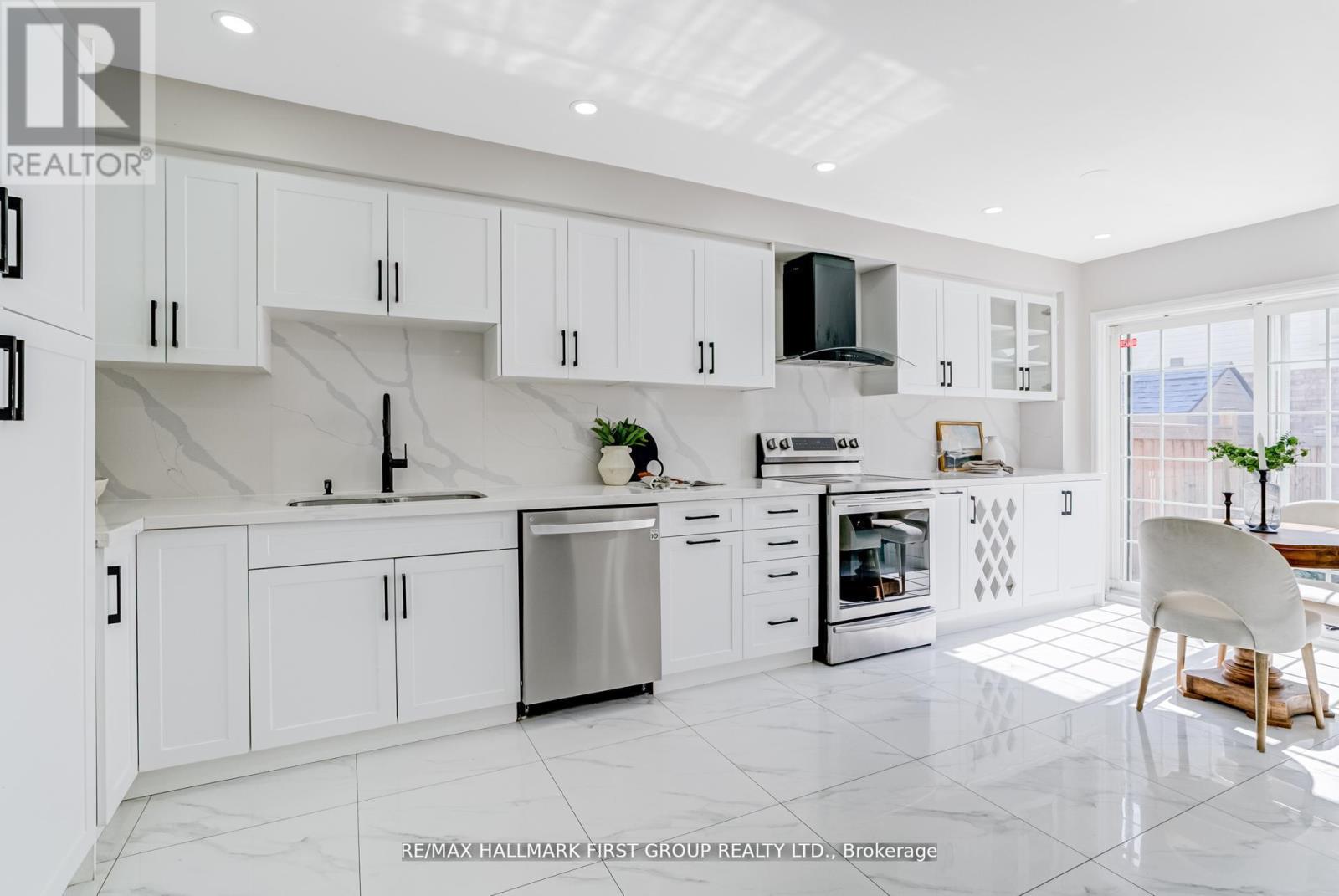 35 Elliottglen Drive, Ajax, Ontario  L1Z 0H1 - Photo 10 - E12496948