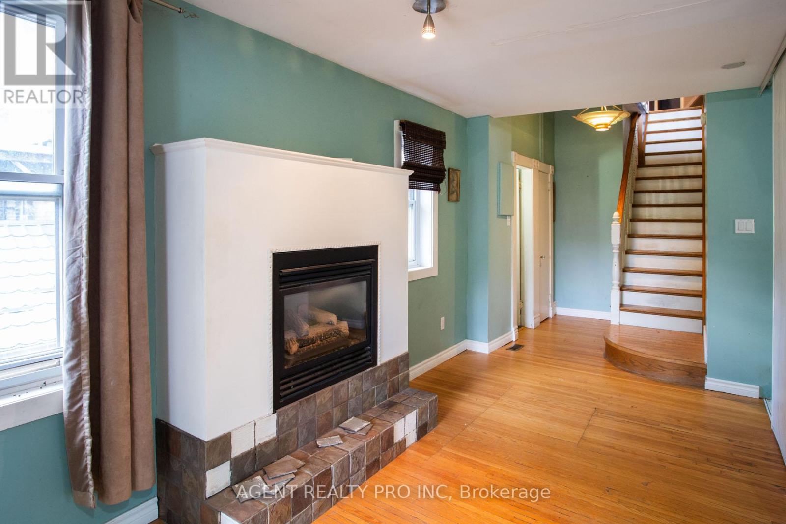 302 Central Street, London East, Ontario  N6B 2C8 - Photo 11 - X12497200