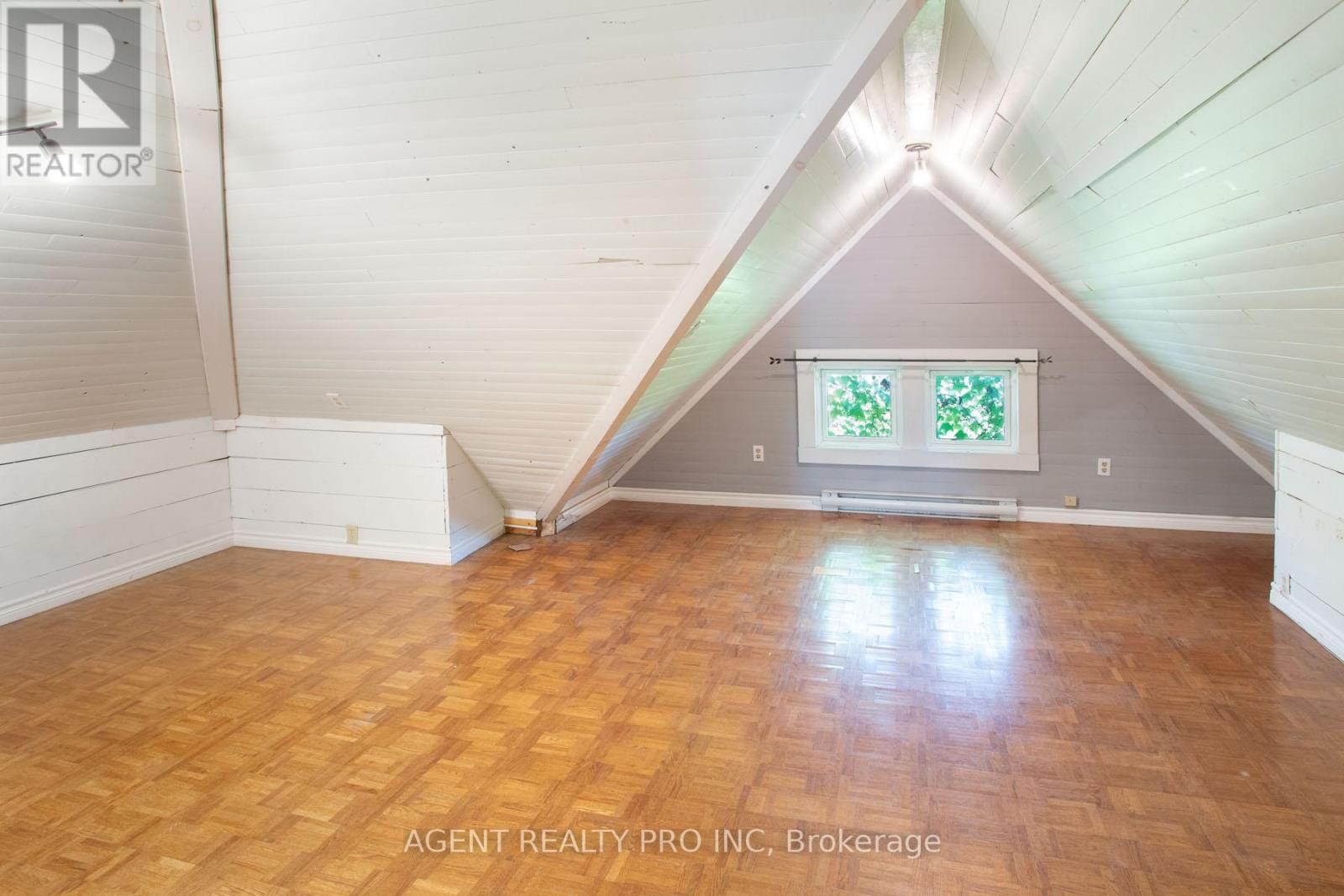 302 Central Street, London East, Ontario  N6B 2C8 - Photo 18 - X12497200