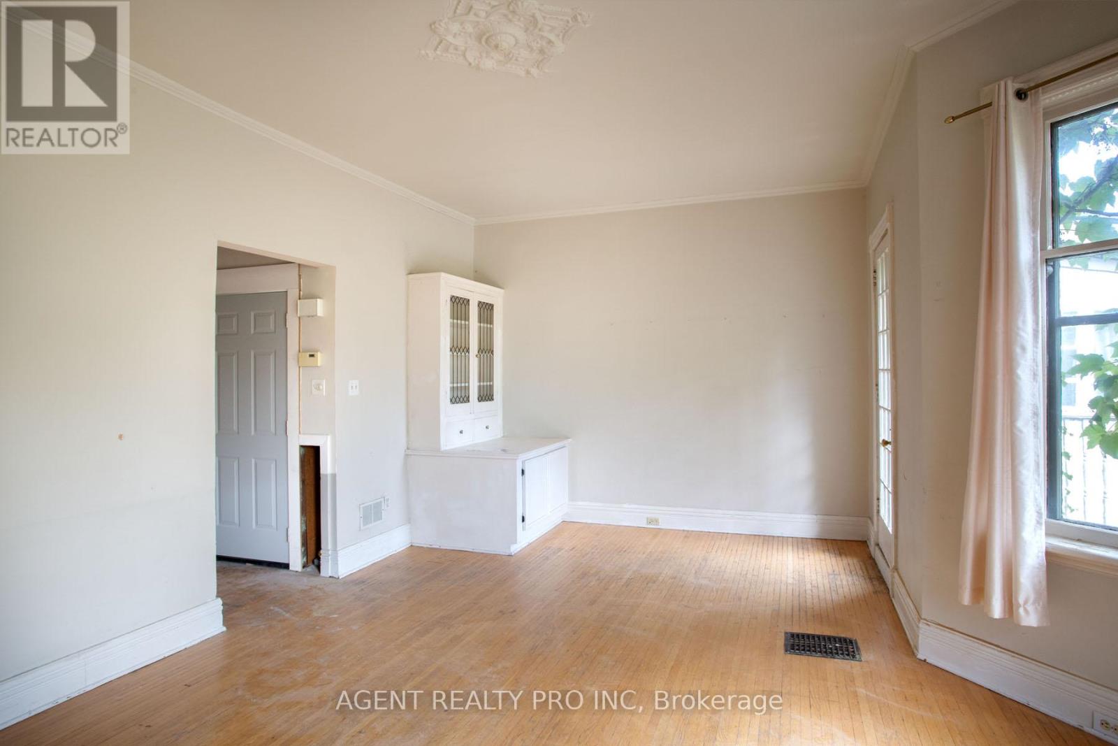 302 Central Street, London East, Ontario  N6B 2C8 - Photo 27 - X12497200