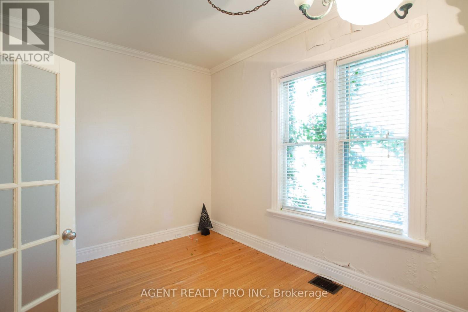 302 Central Street, London East, Ontario  N6B 2C8 - Photo 32 - X12497200