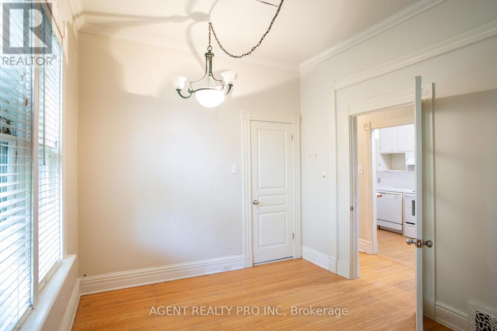 302 Central Street, London East, Ontario  N6B 2C8 - Photo 33 - X12497200