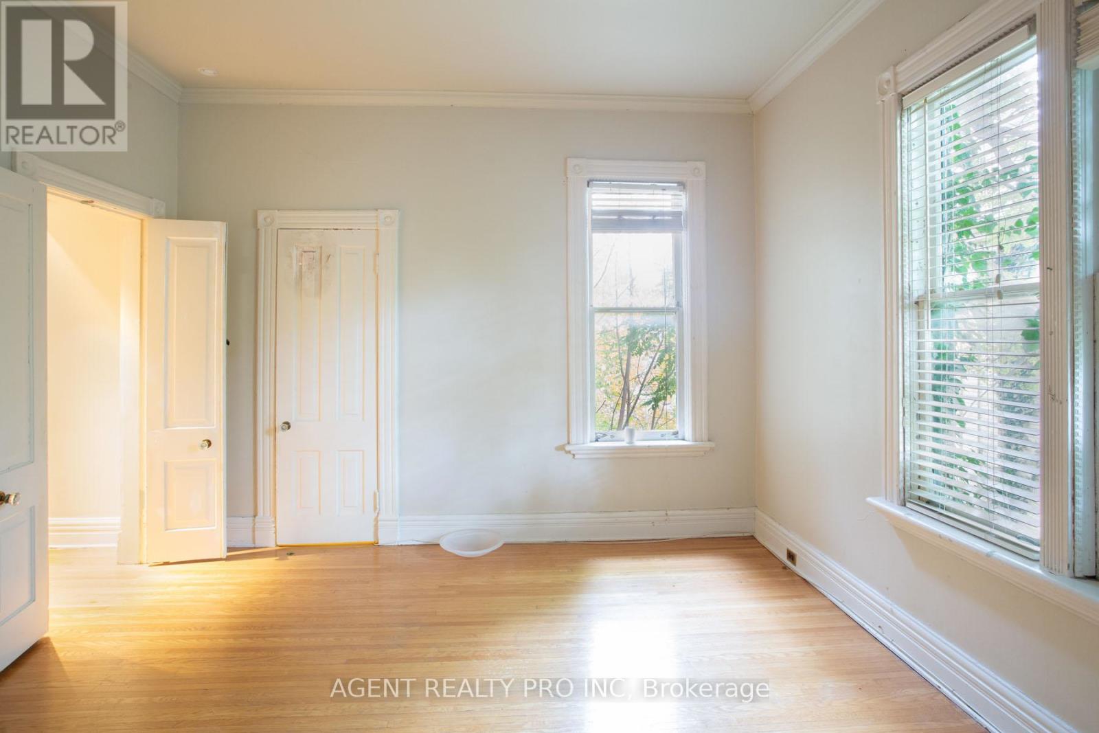 302 Central Street, London East, Ontario  N6B 2C8 - Photo 35 - X12497200