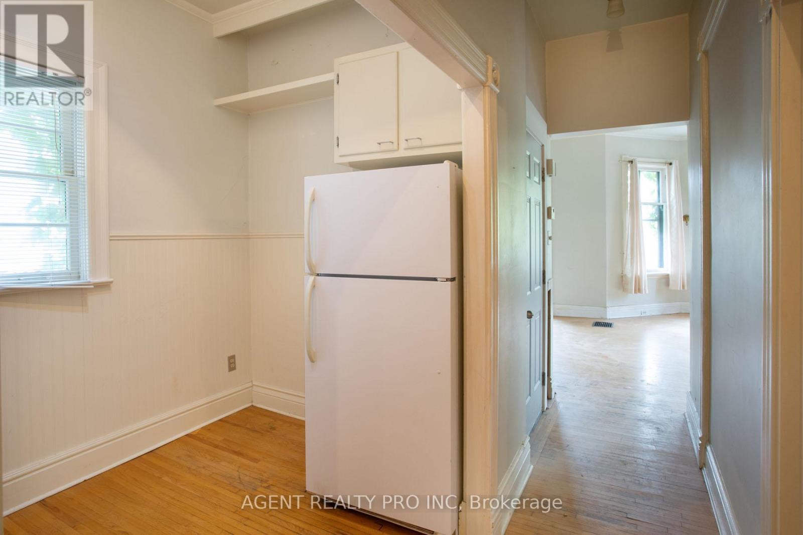 302 Central Street, London East, Ontario  N6B 2C8 - Photo 38 - X12497200