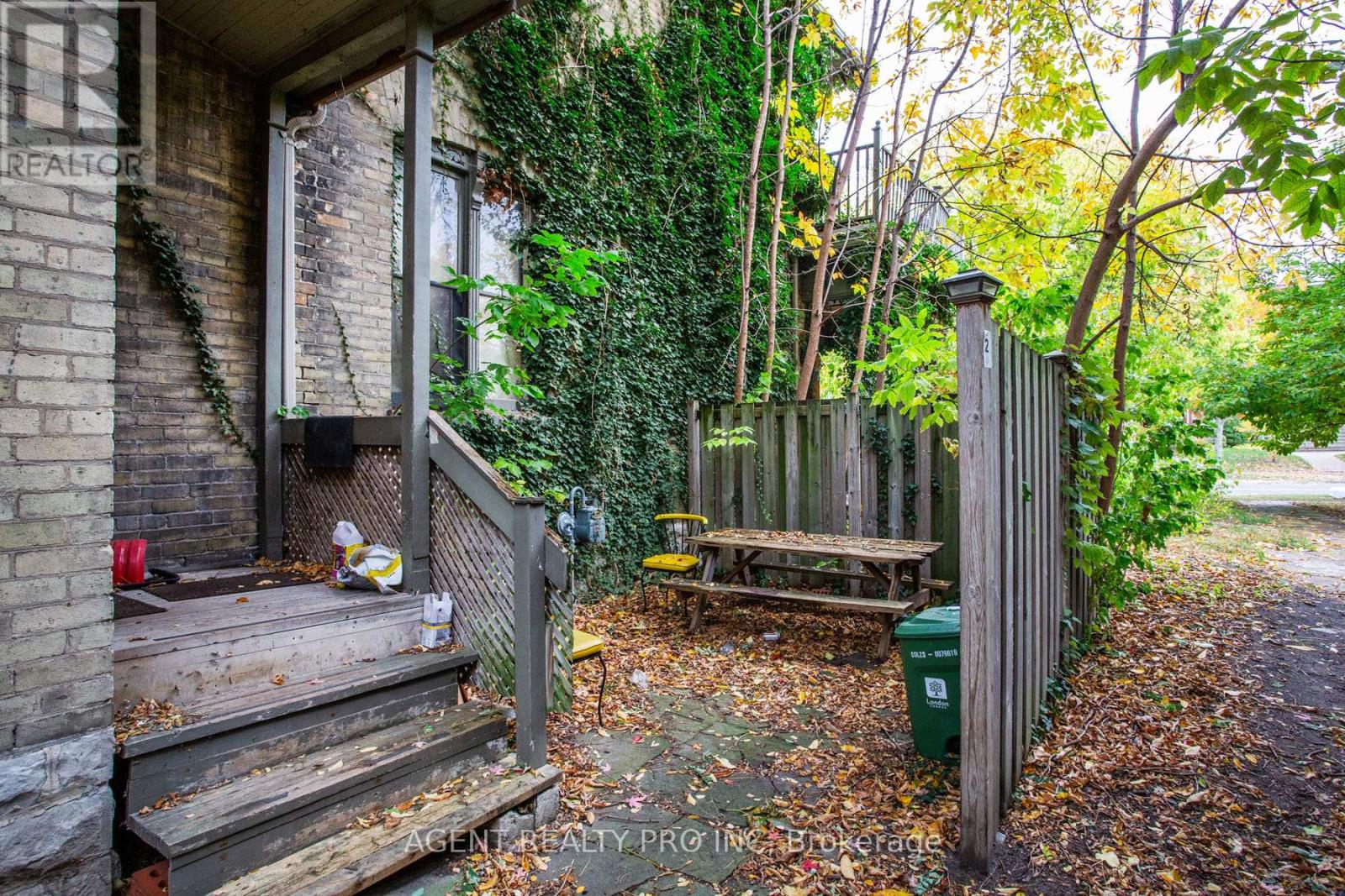 302 Central Street, London East, Ontario  N6B 2C8 - Photo 44 - X12497200