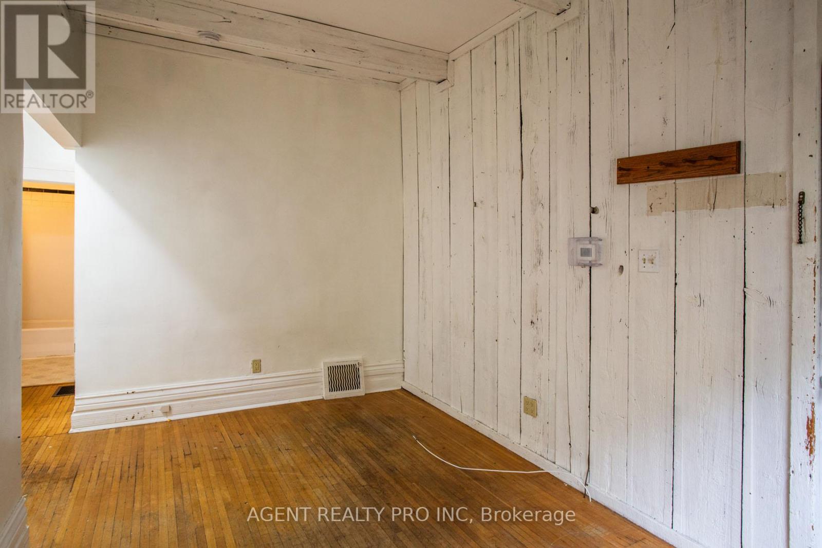 302 Central Street, London East, Ontario  N6B 2C8 - Photo 46 - X12497200