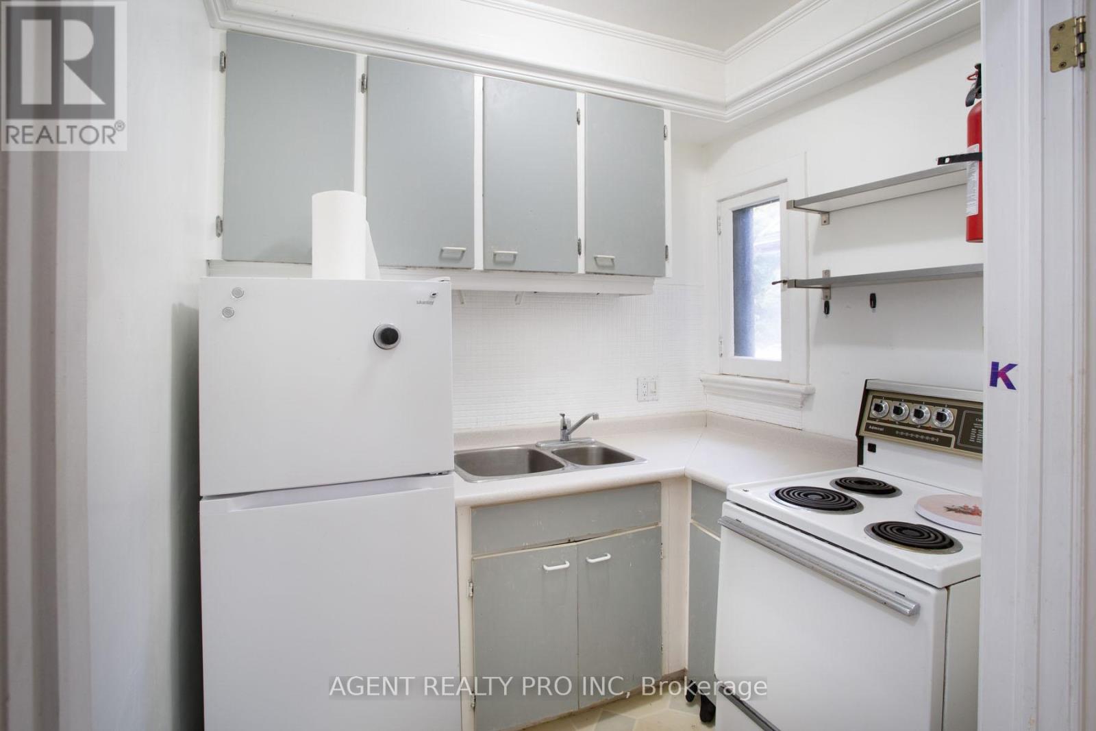 302 Central Street, London East, Ontario  N6B 2C8 - Photo 48 - X12497200