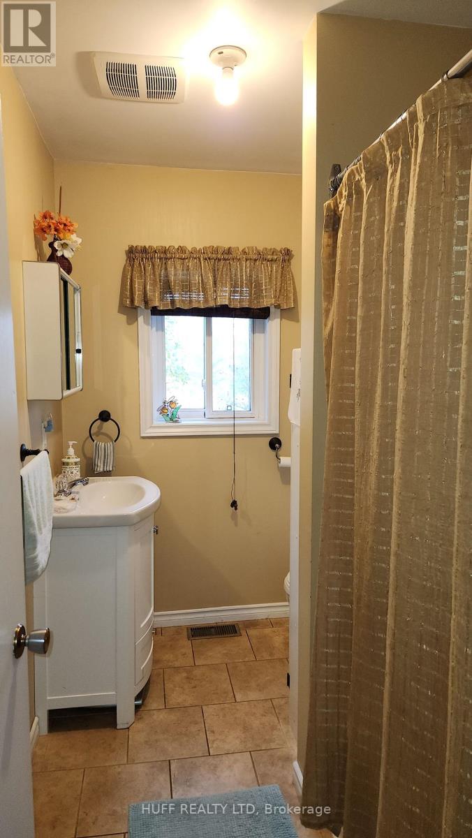 12 Hansuld Street, Englehart, Ontario P0J 1B0 - Photo 14 - T12496978