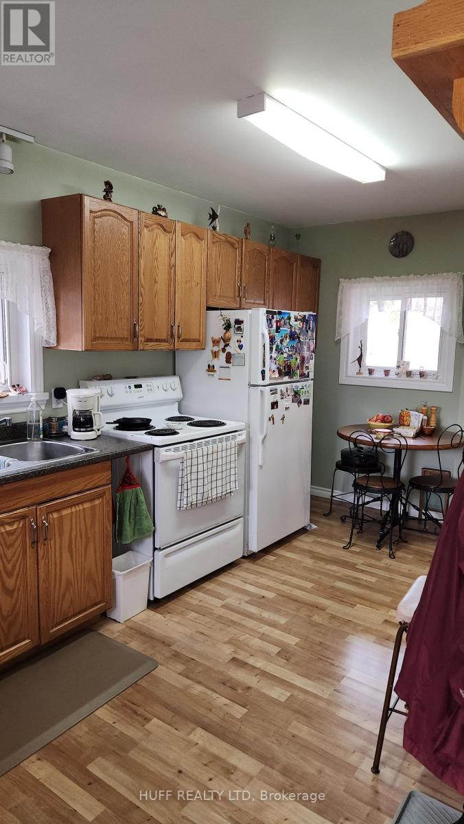 12 Hansuld Street, Englehart, Ontario P0J 1B0 - Photo 7 - T12496978