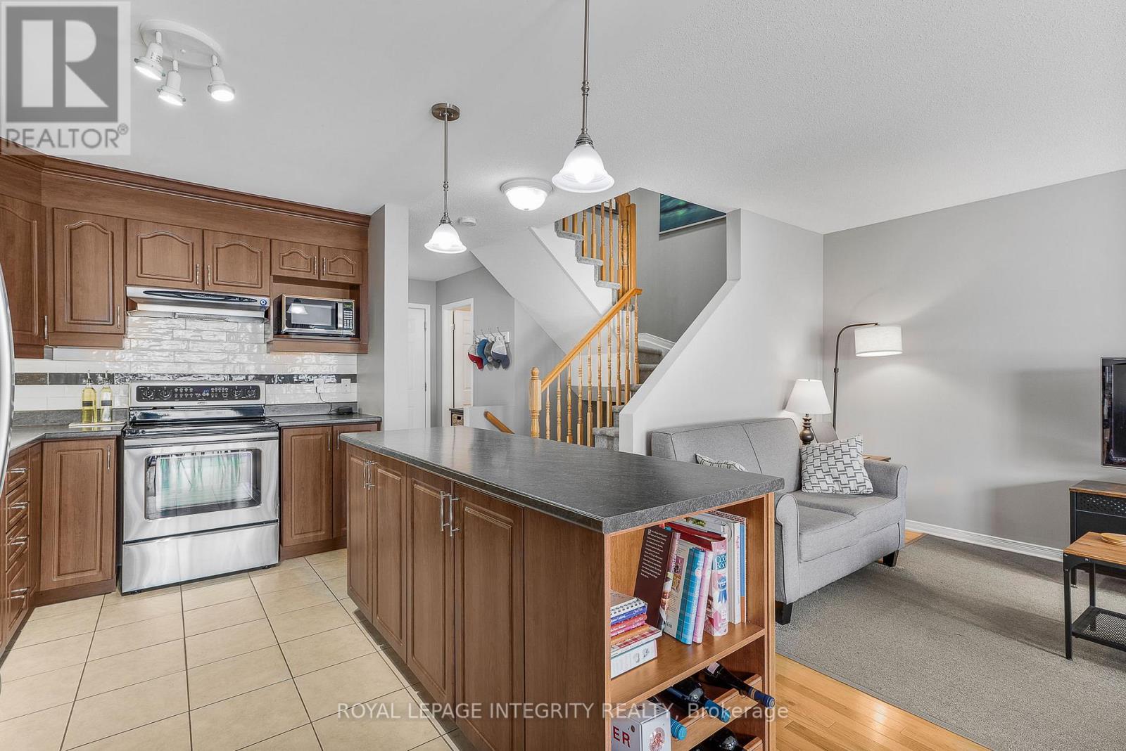 216 Eliot Street, Clarence-Rockland, Ontario  K4K 0E6 - Photo 8 - X12497128