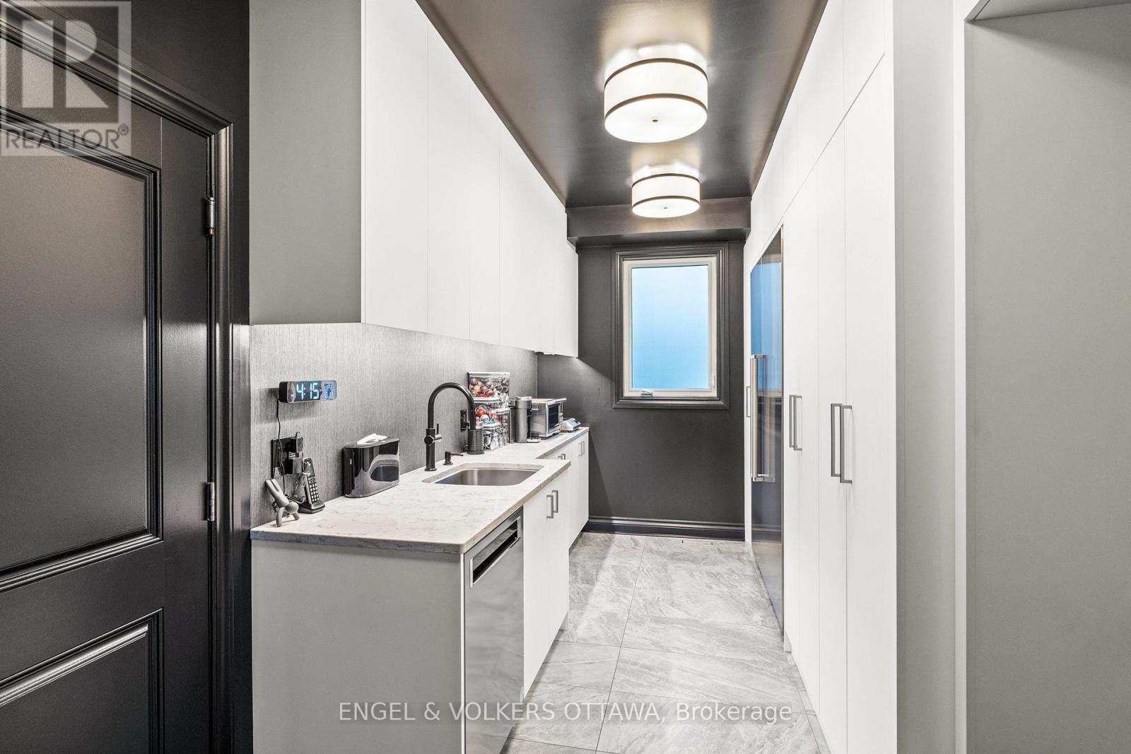 151 Winding Way, Ottawa, Ontario  K2C 3H1 - Photo 23 - X12497160