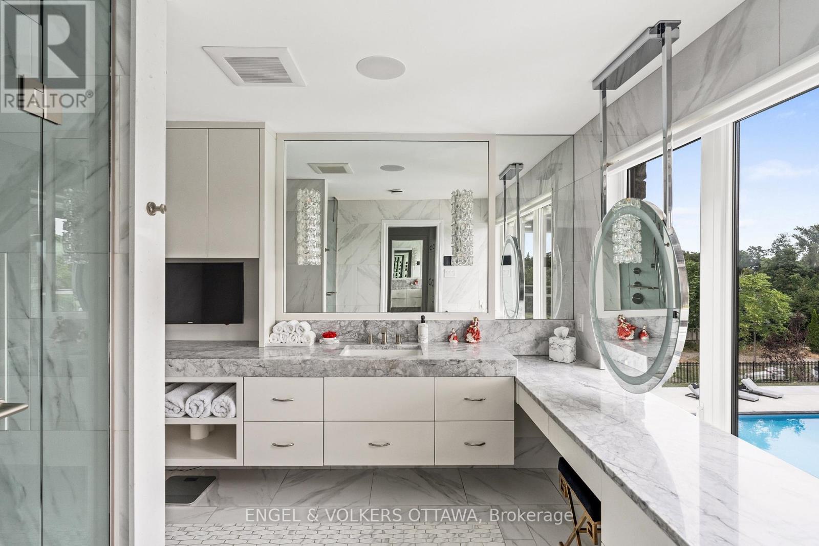 151 Winding Way, Ottawa, Ontario  K2C 3H1 - Photo 26 - X12497160