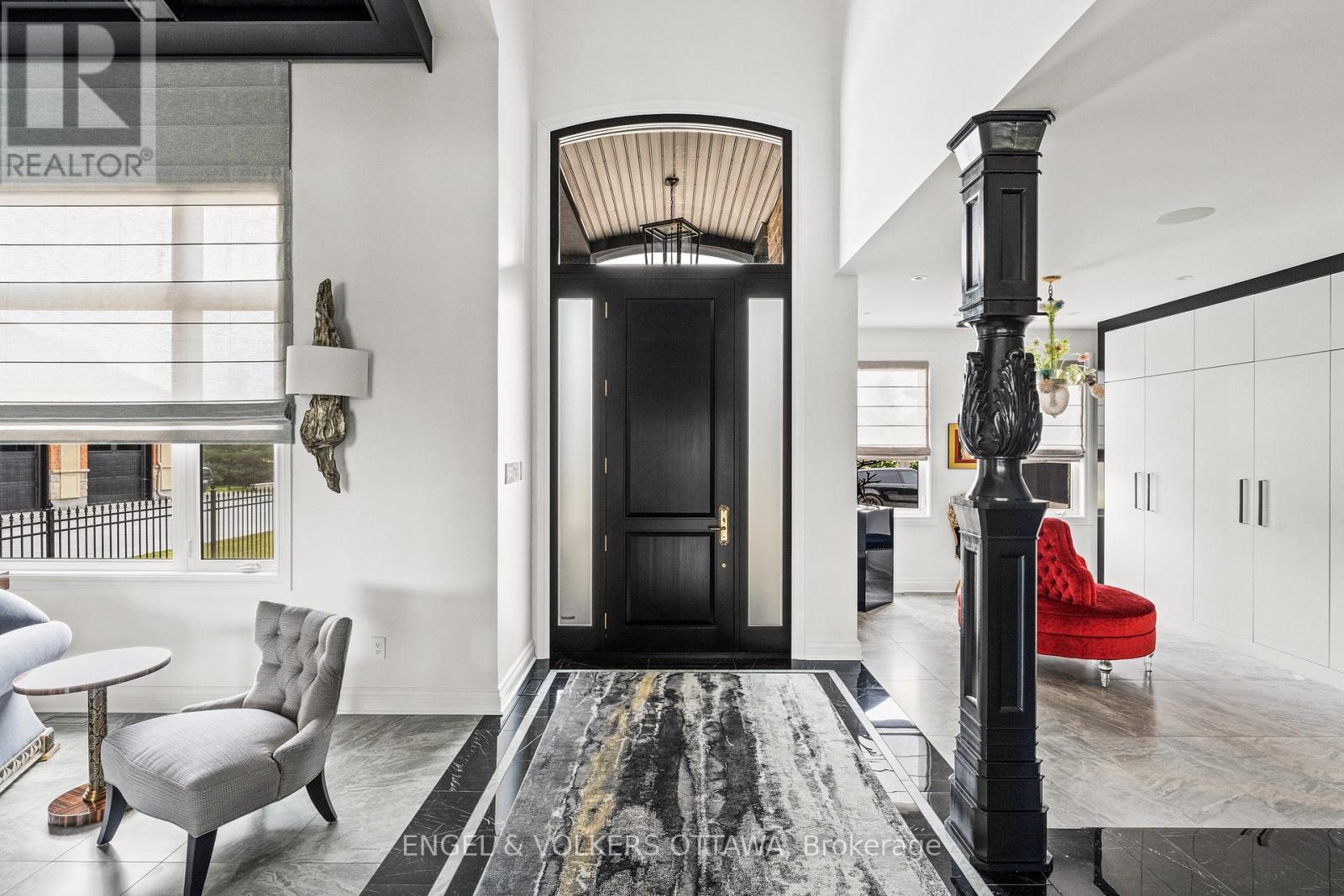 151 Winding Way, Ottawa, Ontario  K2C 3H1 - Photo 3 - X12497160