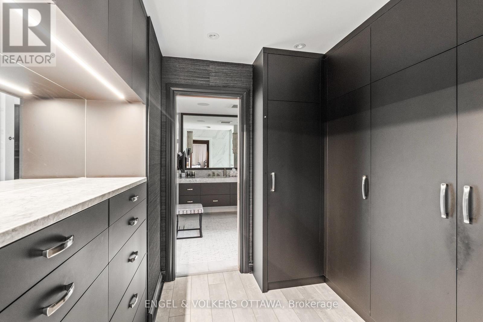 151 Winding Way, Ottawa, Ontario  K2C 3H1 - Photo 34 - X12497160