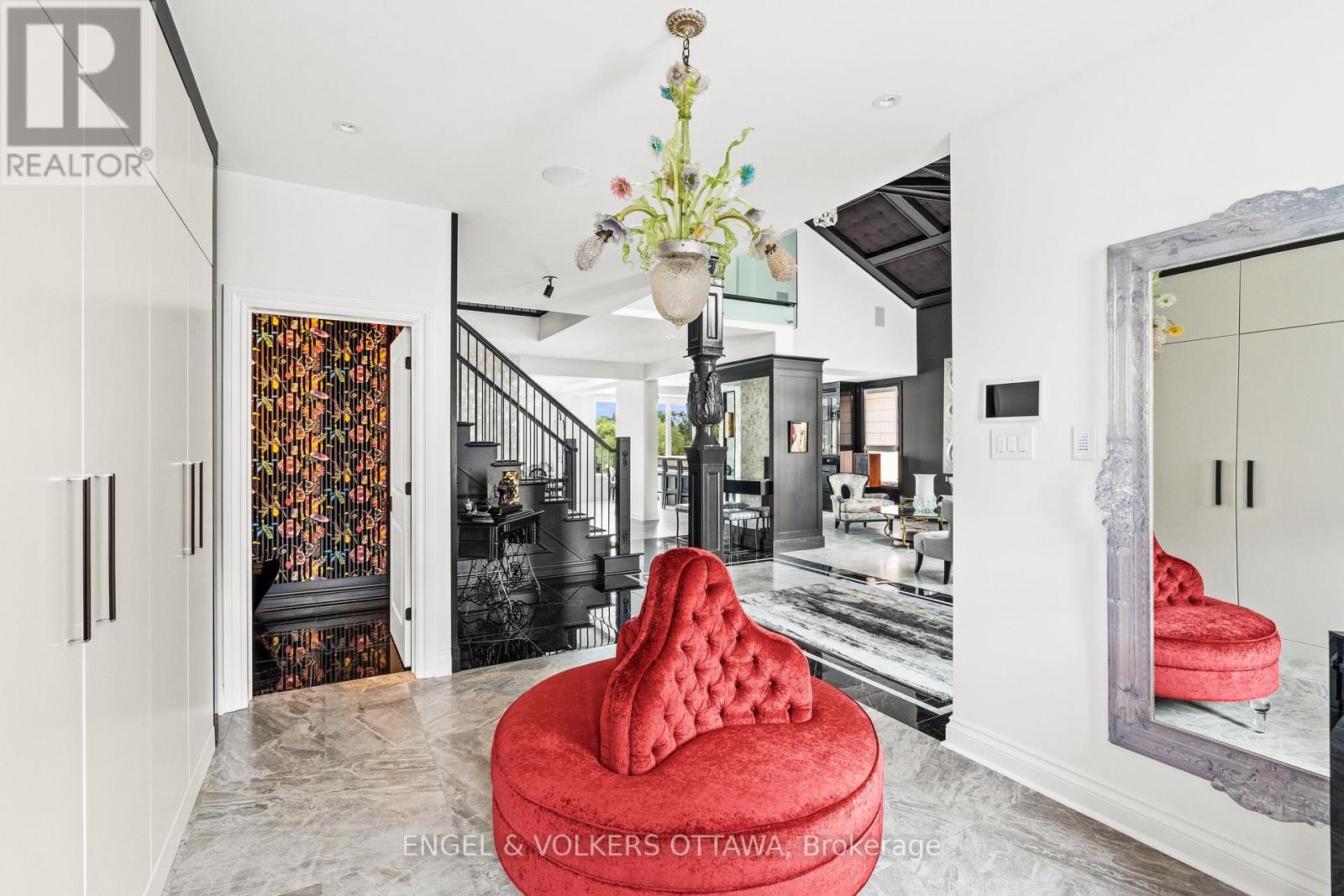 151 Winding Way, Ottawa, Ontario  K2C 3H1 - Photo 7 - X12497160